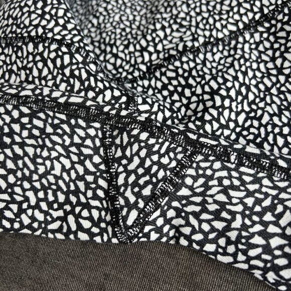 ❤️ Lululemon Wunder Under Highrise crop in Miss Mosiac, Size 10 B66 - Picture 6 of 6